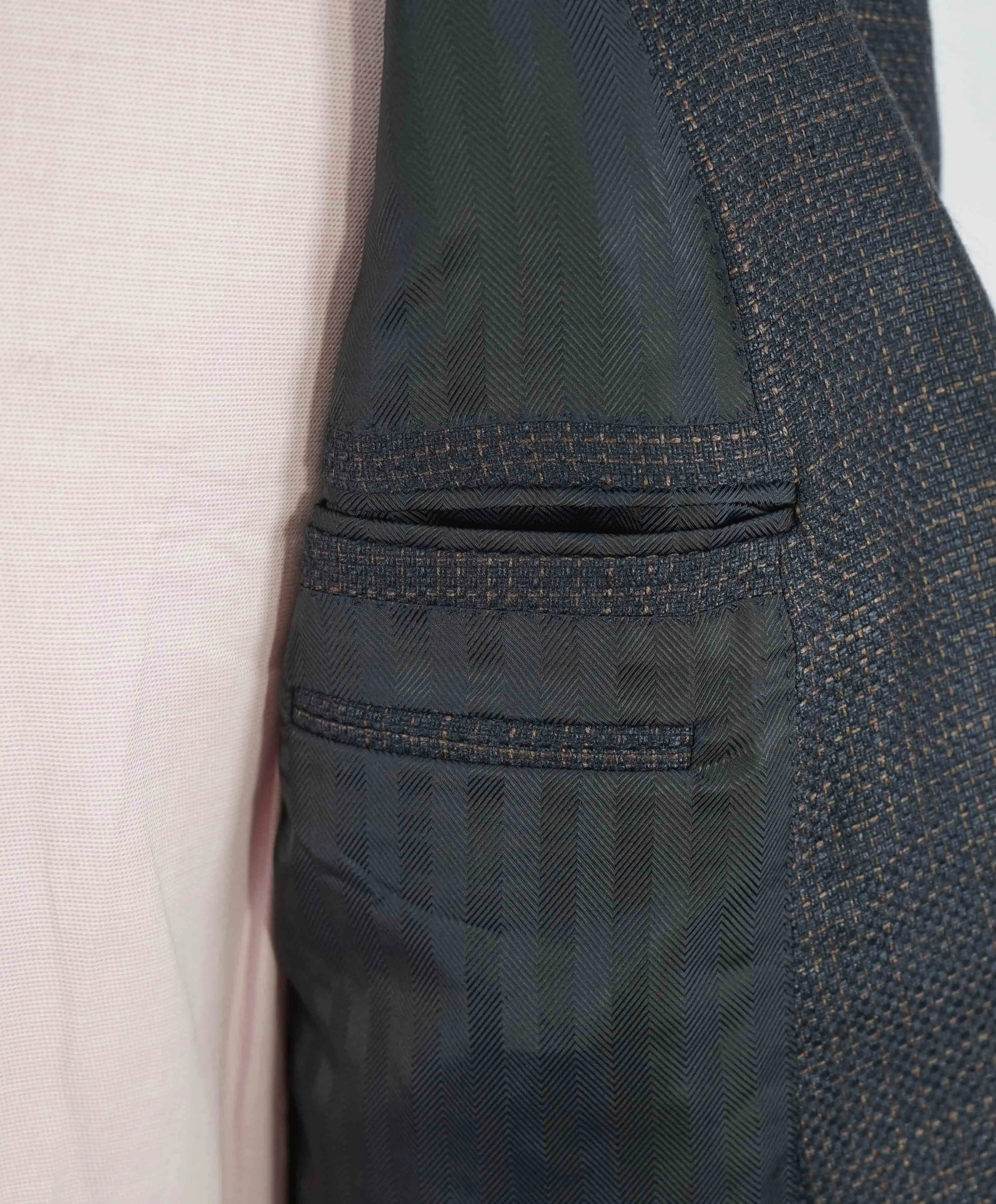 $3,290 ERMENEGILDO ZEGNA -“MANHATTAN" SILK/Cotton Blazer - 48R